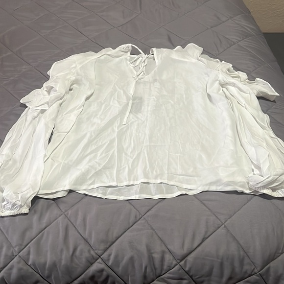 Abercrombie white top - Picture 3 of 3